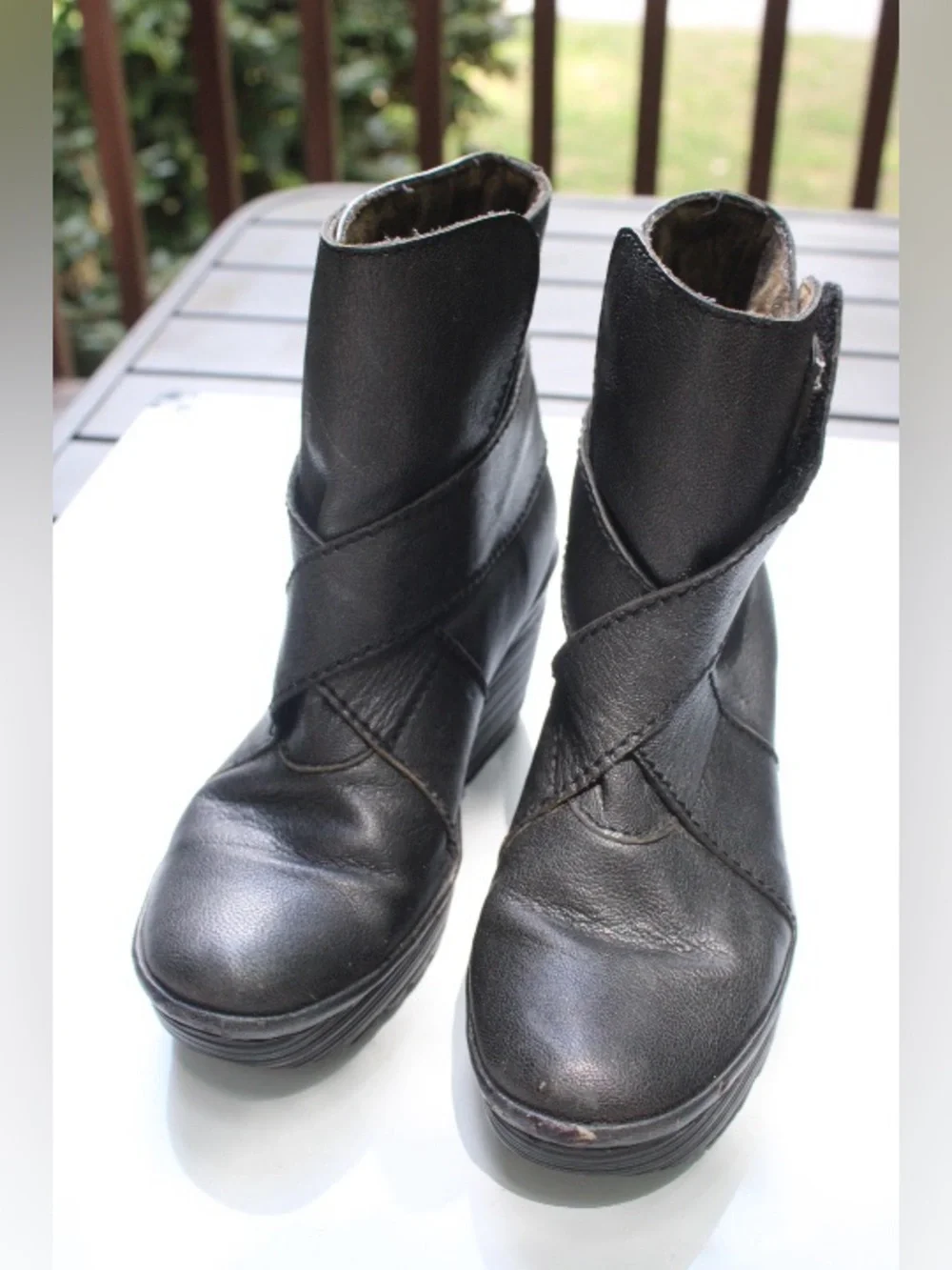 Fly London Rada wedges